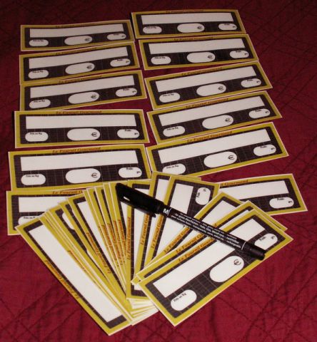 Affichage individuel du prix du pain Chaque catégorie de pain doit être accompagnée d’un écriteau situé à proximité de celle-ci et dont les dimensions doivent être d’une longueur d’au moins 15 cm et d’une hauteur d’au moins 2,5 cm. Les mentions obligatoires seront différentes si le pain est vendu au poids ou à la pièce: Pain vendu à la pièce (poids supérieur ou égal à 200 g) La dénomination de vente (voir ci-dessous), Le poids en gramme, Le prix de vente à la pièce, Le prix de vente rapporté au kilogramme. Pain vendu à la pièce (poids inférieur à 200 g) La dénomination de vente (voir ci-dessous), Le prix de vente à la pièce. Pain vendu au poids La dénomination de vente (voir ci-dessous), Le prix de vente rapporté au kilogramme.